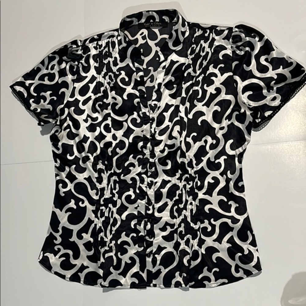 Violet & Claire Black and White Button Down Shirt with Mandarin Collar